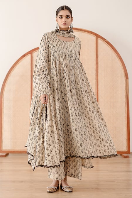 Gulabo Jaipur Off White Cotton Block Printed Floral Round Abaya Anarkali Pant Set 