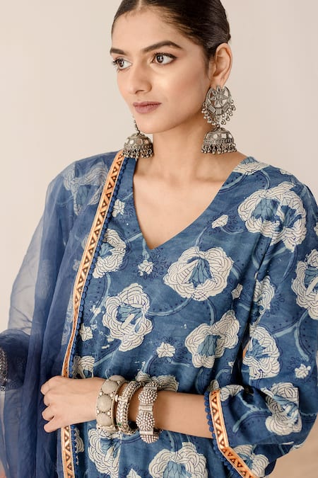 Gulabo Jaipur_Blue Cotton, Chiffon Lace, Embroidery V-neck Dia Floral Print Kurta Pant Set _at_Aza_Fashions
