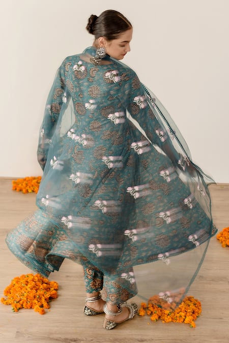 Gulabo Jaipur_Green Cotton Embroidery V-neck Rubal Floral Hand Block Print Anarkali Pant Set _at_Aza_Fashions