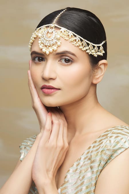 Moh-Maya by Disha Khatri Kundan Mathapatti 
