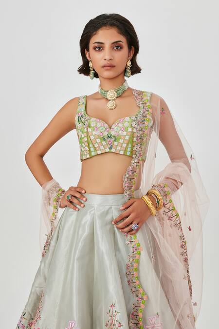 Aisha Rao Green Tissue Gulshan Dichromatic Floral Applique 10 Kali Bridal Lehenga Set Online at Aza Fashions Aisha Rao_Green Tissue Gulshan Dichromatic Floral Applique 10 Kali Bridal Lehenga Set _Online_at_Aza_Fashions