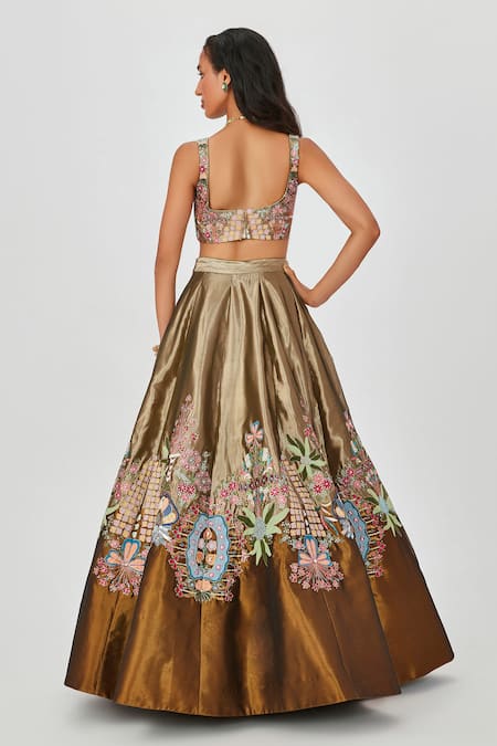Shop Aisha Rao Gold Tissue, Chiffon Cut Gulshan Floral Applique 10 Kali Bridal Lehenga Set at Aza Fashions Shop_Aisha Rao_Gold Tissue, Chiffon Cut Gulshan Floral Applique 10 Kali Bridal Lehenga Set _at_Aza_Fashions