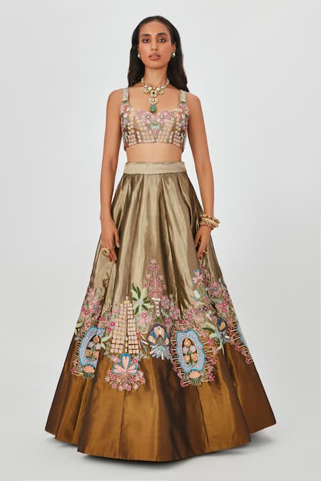 Aisha Rao Gold Tissue, Chiffon Cut Gulshan Floral Applique 10 Kali Bridal Lehenga Set Online at Aza Fashions Aisha Rao_Gold Tissue, Chiffon Cut Gulshan Floral Applique 10 Kali Bridal Lehenga Set _Online_at_Aza_Fashions