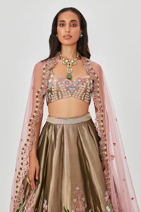 Aisha Rao Gold Tissue, Chiffon Cut Gulshan Floral Applique 10 Kali Bridal Lehenga Set at Aza Fashions Aisha Rao_Gold Tissue, Chiffon Cut Gulshan Floral Applique 10 Kali Bridal Lehenga Set _at_Aza_Fashions