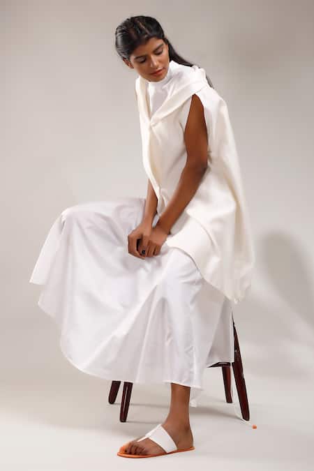 Shop_Dhi_White Chanderi Silk Boat Neck Overlay Jacket _at_Aza_Fashions
