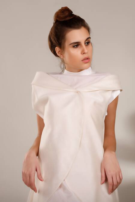 Buy_Dhi_White Chanderi Silk Boat Neck Overlay Jacket _Online_at_Aza_Fashions