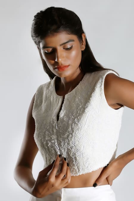 Dhi_White Handloom Cotton Embroidery Round Neck Thread Top _Online_at_Aza_Fashions