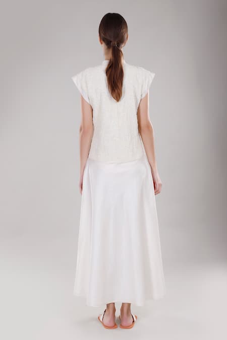 Shop Dhi White Chanderi Silk Embroidery Round Neck Shift Dress at Aza Fashions Shop_Dhi_White Chanderi Silk Embroidery Round Neck Shift Dress _at_Aza_Fashions