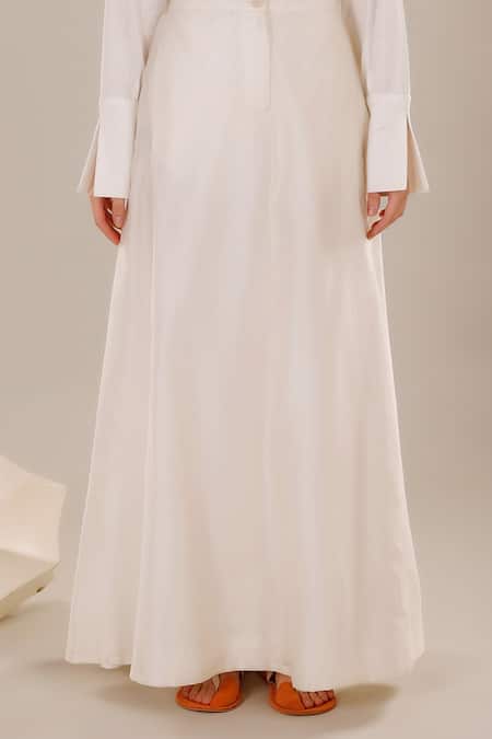 Dhi_White Chanderi Silk Solid Flared Skirt _Online_at_Aza_Fashions