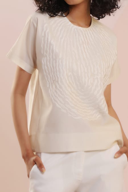 Dhi White Chanderi Embroidery Round Neck Thumb Impression Top Online at Aza Fashions Dhi_White Chanderi Embroidery Round Neck Thumb Impression Top _Online_at_Aza_Fashions