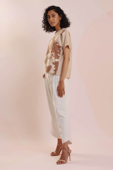 Buy_Dhi_White Chanderi Embroidery Round Neck Abstract Patch Work Top _Online_at_Aza_Fashions