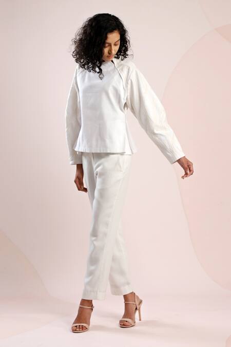 Dhi_White Handloom Cotton Embroidery Round Neck Sleeve Peplum Top _Online_at_Aza_Fashions