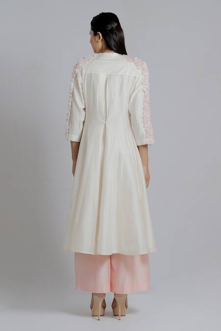 Shop_Dhi_White Chanderi Silk Embroidered Thread Butterfly Applique Kurti _at_Aza_Fashions