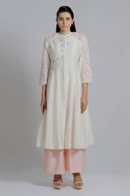 Buy_Dhi_White Chanderi Silk Embroidered Thread Butterfly Applique Kurti _Online_at_Aza_Fashions