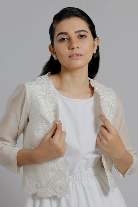 Buy_Dhi_White Chanderi Silk Embroidery Open Neck Shrug _Online_at_Aza_Fashions