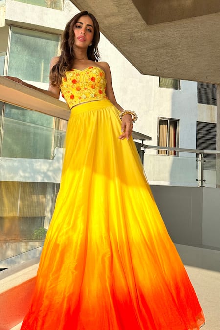 Sanjana Thakur Yellow 100% Nylon Net Embroidery 3d Floral Ombre Lehenga And Blouse Set