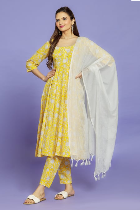 Naintara Bajaj Yellow Cotton Round Neck Floral Block Print Anarkali Pant Set at Aza Fashions Naintara Bajaj_Yellow Cotton Round Neck Floral Block Print Anarkali Pant Set _at_Aza_Fashions