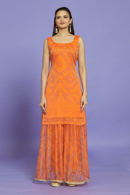 Adara Khan_Peach Chiffon Round Neck Bandhani Pattern Kurta Set _Online_at_Aza_Fashions