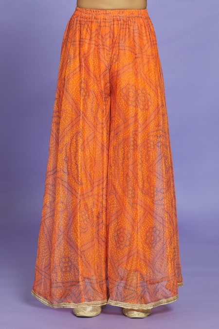 Adara Khan_Peach Chiffon Round Neck Bandhani Pattern Kurta Set _at_Aza_Fashions