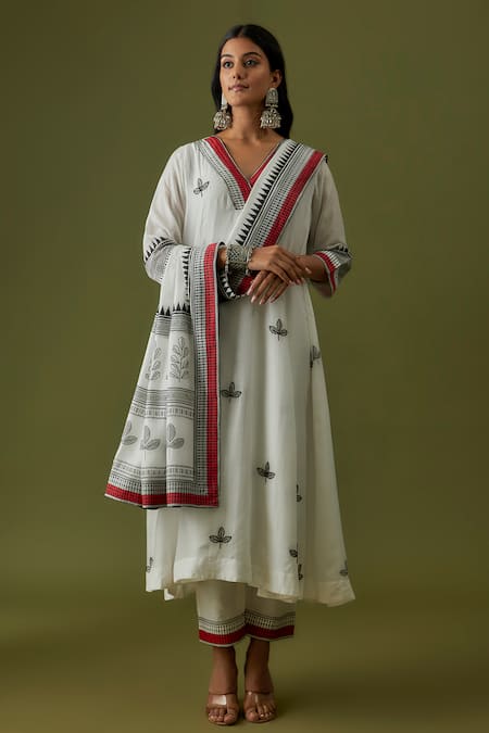 Sanjev Marwaaha Leaf Motif Print Kurta & Pant Set 