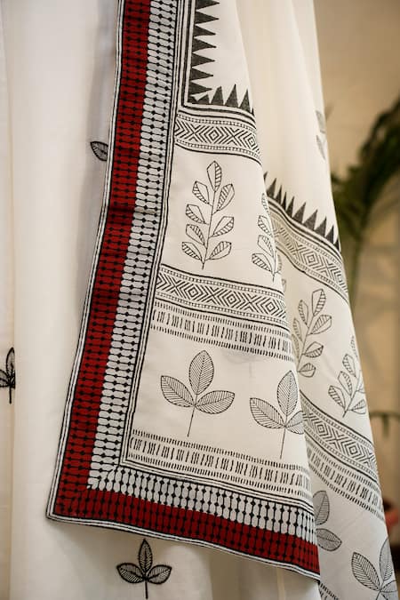 Buy_Sanjev Marwaaha_Ivory Cotton Silk Hand Block Printed Leaf Motifs V Neck Kurta And Pant Set_Online_at_Aza_Fashions