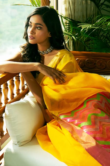 Mint N Oranges_Yellow Chanderi Handwoven Pure Saree With Unstitched Blouse Piece_Online_at_Aza_Fashions