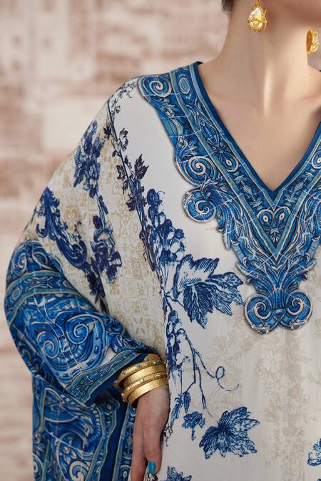 Rajdeep Ranawat_White Silk Beads V-neck Verusha Baroque Print Kaftan_at_Aza_Fashions