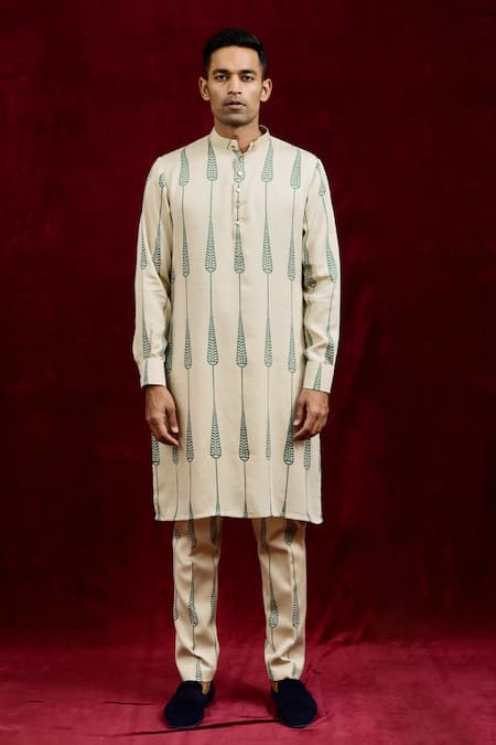 Gaurav Katta Ivory Moda Silk Hand Paint Abstract Euphorbia Straight Fit Trouser Online at Aza Fashions Gaurav Katta_Ivory Moda Silk Hand Paint Abstract Euphorbia Straight Fit Trouser _Online_at_Aza_Fashions