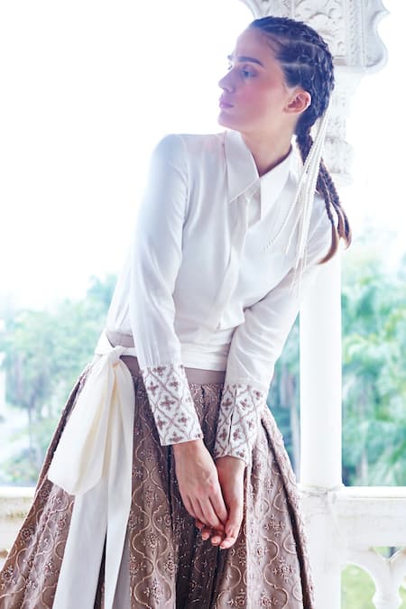 Buy_Mala And Kinnary_Ivory Satin Zari Collared Deccan Embroidered Cuff Shirt