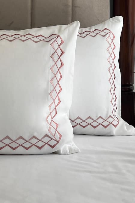 Buy_Sadyaska_White 100% Cotton Thread Embroidered Cube Work Bedsheet Set_Online_at_Aza_Fashions
