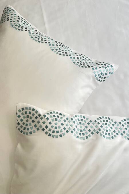 Sadyaska_White 100% Cotton Thread Embroidered Curl Bedsheet Set_Online_at_Aza_Fashions