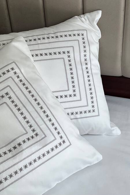 Shop_Sadyaska_White 100% Cotton Thread Embroidered Minisol Bedsheet Set_Online_at_Aza_Fashions