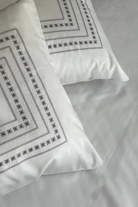 Sadyaska_White 100% Cotton Thread Embroidered Minisol Bedsheet Set_at_Aza_Fashions