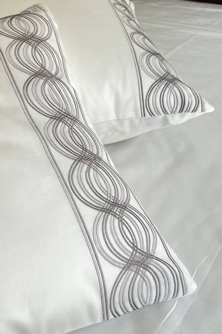 Sadyaska_White 100% Cotton Thread Embroidered Surge Bedsheet Set_Online_at_Aza_Fashions