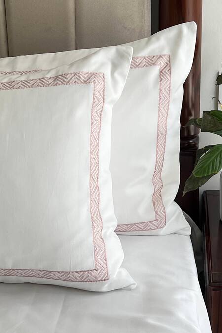 Sadyaska_White 100% Cotton Thread Embroidered Wiggle Bedsheet Set_Online_at_Aza_Fashions