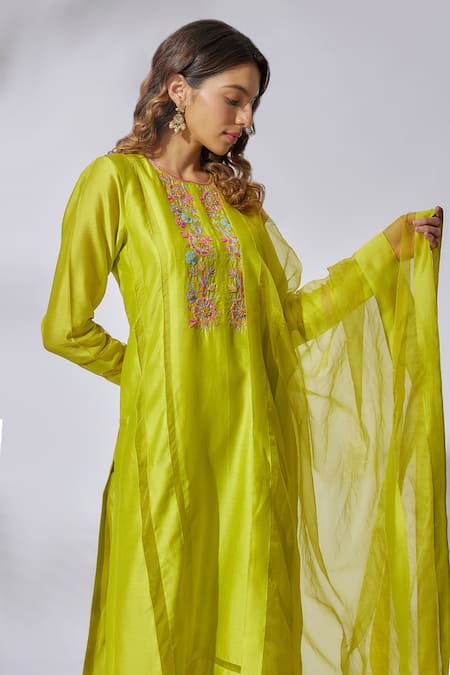 Buy_The Aarya_Green Chanderi, Viscose, Organza Sequins, Beads Hand Embroidered Kurta Set _Online_at_Aza_Fashions