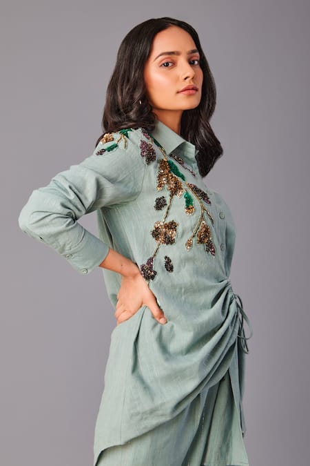 Poonam Dubey_Green Handloom Cotton Sequins Collared Asymmetric Shirt And Pant Set _at_Aza_Fashions