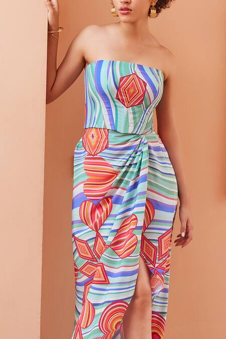 ZiP by Payal & Zinal Green Crepe Bandeau Neck Scarlet Seiche Printed Corset Top And Skirt Set Online at Aza Fashions ZiP by Payal & Zinal_Green Crepe Bandeau Neck Scarlet Seiche Printed Corset Top And Skirt Set _Online_at_Aza_Fashions