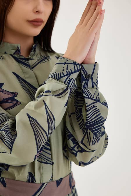 Koai Green Muslin, Cotton, Silk Embroidery Bandeau Neck Tropical Floral Pattern Shirt at Aza Fashions Koai_Green Muslin, Cotton, Silk Embroidery Bandeau Neck Tropical Floral Pattern Shirt _at_Aza_Fashions