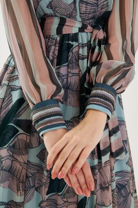 Buy_Koai_Sky Blue Chiffon Embroidery Collared Floral Pattern Belted Maxi Dress 