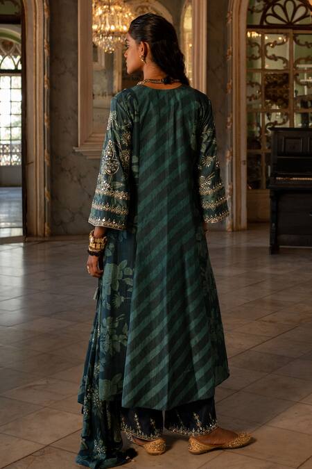 Paulmi And Harsh Printed & Hand Embroidered Kurta Set 