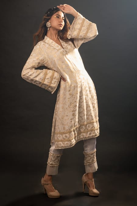 Monk & Mei By Sonia Anand_Gold Silk, Brocade Pearls V-neck Gracy Floral Pattern Pakistani Kurta And Pant Set _Online_at_Aza_Fashions