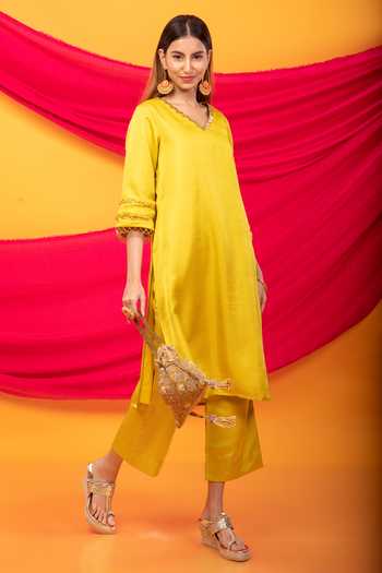 Monk & Mei By Sonia Anand_Yellow Silk Tassels V-neck Gulnaar Lahori Kurta And Pant Set _Online_at_Aza_Fashions