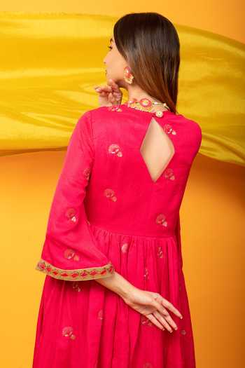 Buy_Monk & Mei By Sonia Anand_Pink Silk Cut Work V-neck Zunera Flower Butti Embellished Anarkali _Online_at_Aza_Fashions