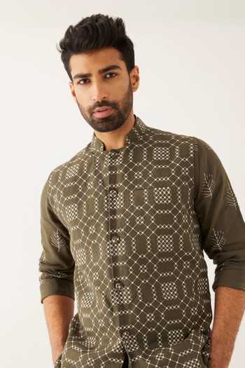 Shop_Son Of A Noble Snob_Green Linen Geometric Print Bundi_Online_at_Aza_Fashions