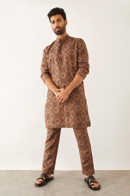 Buy Nude Poly Crepe Printed Kurta Trousers Set With Dupatta Online -  KARMAPLACE — Karmaplace