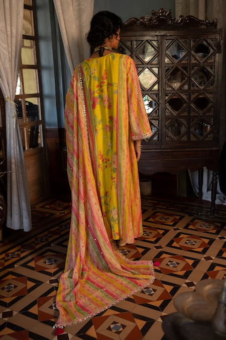 Shop Paulmi And Harsh Yellow Chanderi, Cotton Embroidery, Sequins V-neck Floral Print Kurta Pant Set at Aza Fashions Shop_Paulmi And Harsh_Yellow Chanderi, Cotton Embroidery, Sequins V-neck Floral Print Kurta Pant Set _at_Aza_Fashions