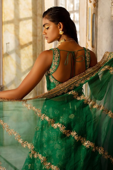 Orange bridal lehenga with green jewellery for exquisite wedding – The Odd  Onee