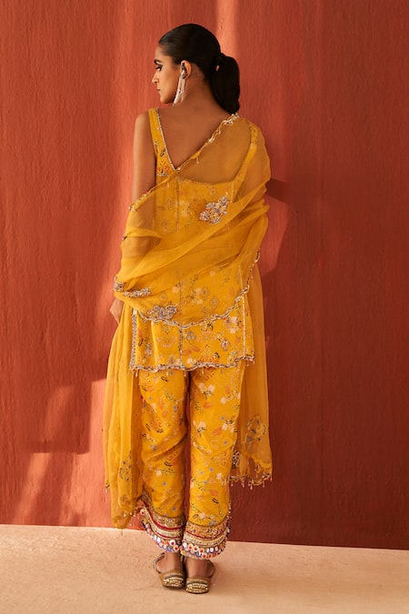 Shop Priyanka Singh Yellow Silk Organza Sequins, Embroidery, Zari Sweetheart Neck Mughal Kurta Set at Aza Fashions Shop_Priyanka Singh_Yellow Silk Organza Sequins, Embroidery, Zari Sweetheart Neck Mughal Kurta Set _at_Aza_Fashions
