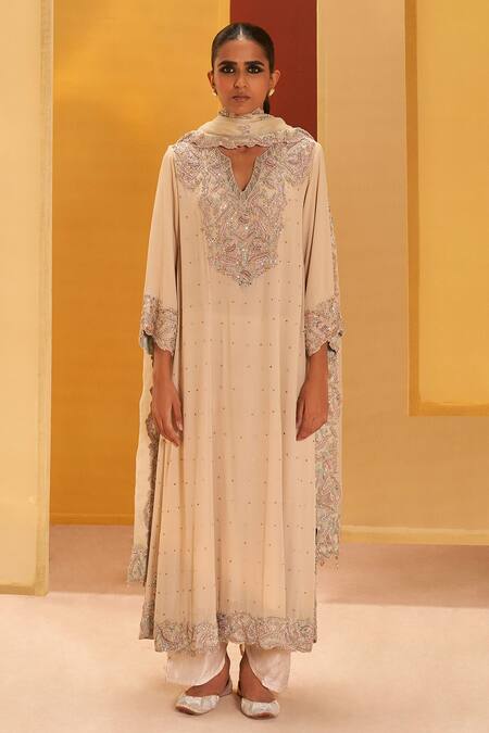 Priyanka Singh Ivory Georgette, Organza Zari, Mirrors, Embroidery Split V-neck Kurta Set Online at Aza Fashions Priyanka Singh_Ivory Georgette, Organza Zari, Mirrors, Embroidery Split V-neck Kurta Set _Online_at_Aza_Fashions